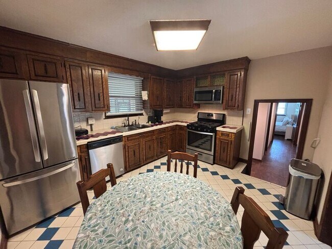 Foto del edificio - 720 Riverland Dr