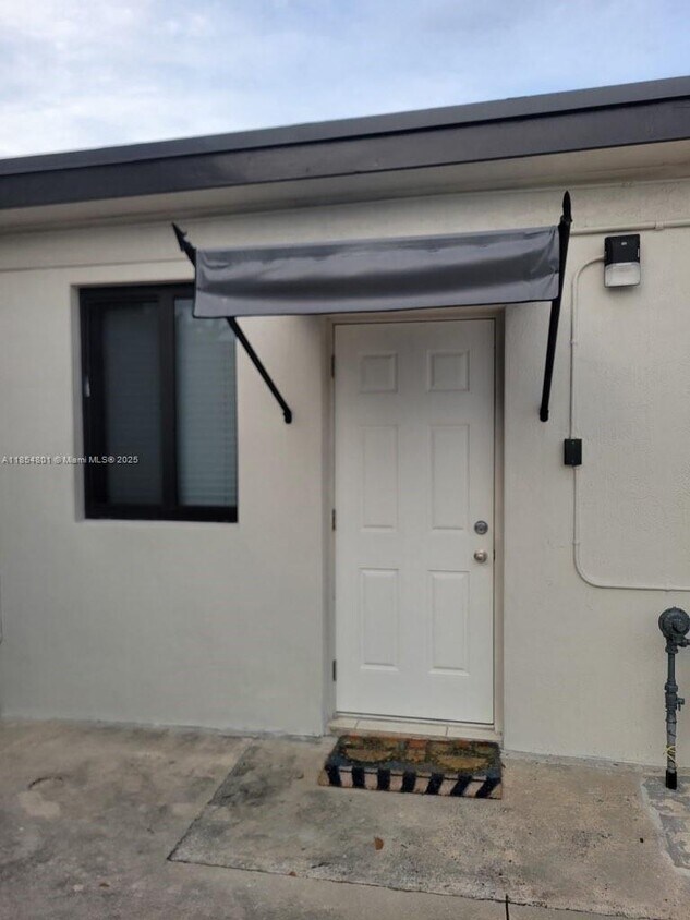 Foto principal - 8415 NW 171st St