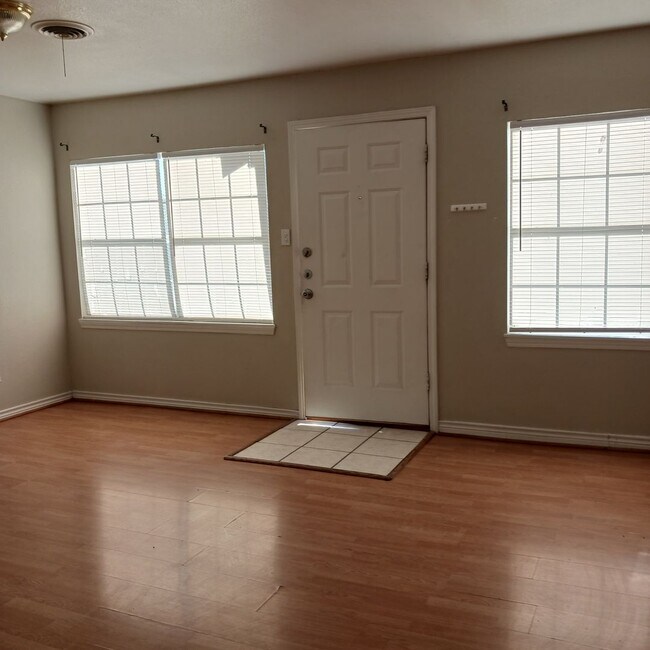 Foto del edificio - 4304 S Polk St