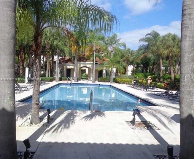 Foto principal - 570 S Park Rd