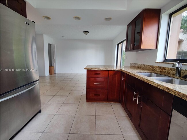 Building Photo - 181 Wimbledon Lakes Dr