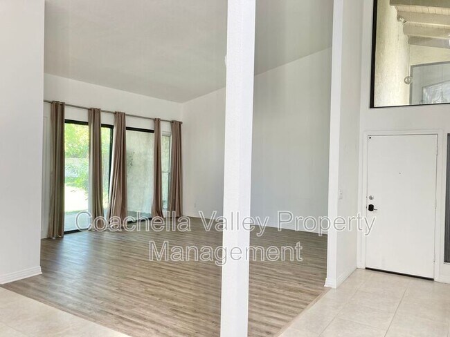 Foto del edificio - 45406 Driftwood Dr