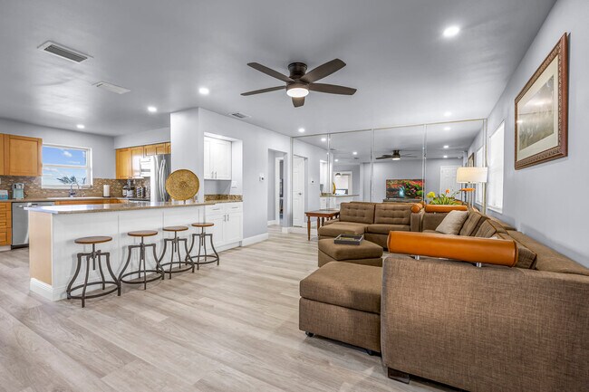 Building Photo - 6403 S Hwy A1A