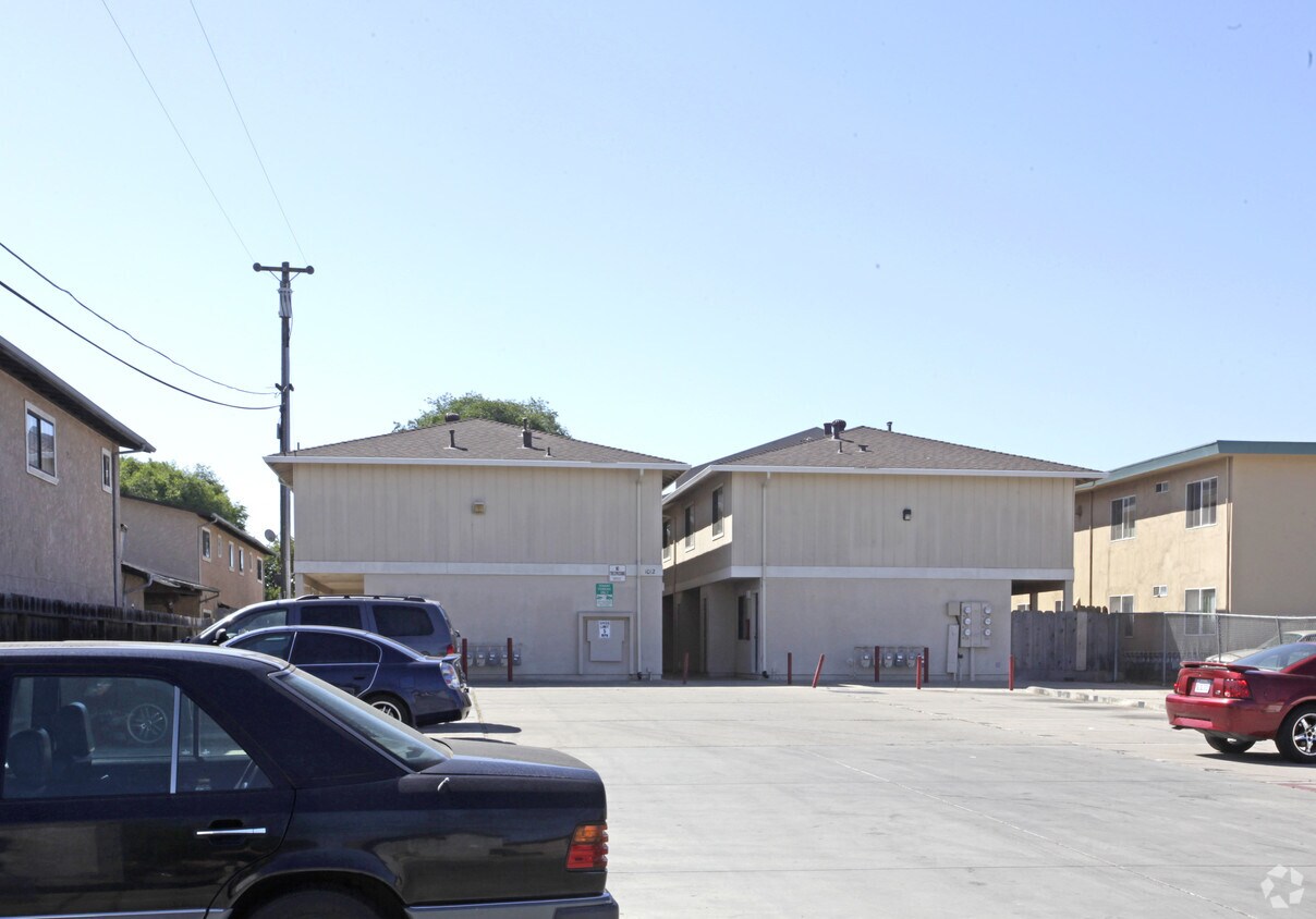 Primary Photo - 1012 N Sanborn Rd