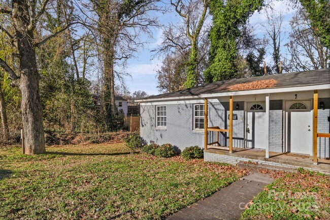 Foto del edificio - 2621 Druid Hls Wy