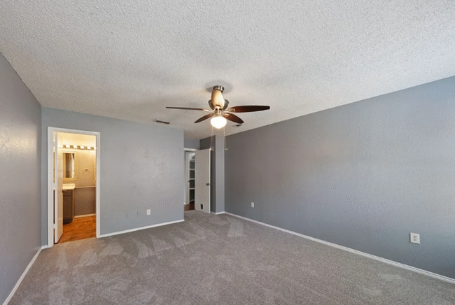 Building Photo - 7953 Gardengate Ln