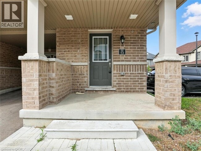 Building Photo - 755 Linden Dr