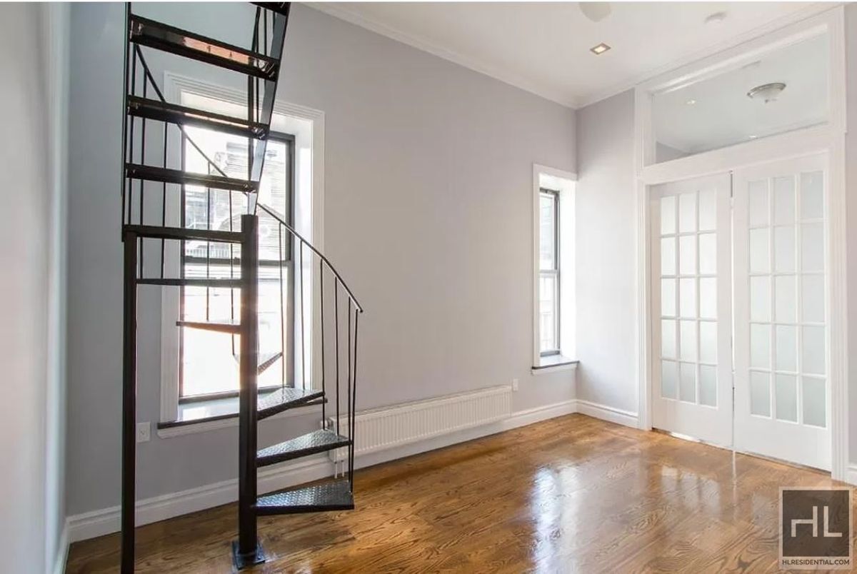 Foto principal - E 13TH ST.