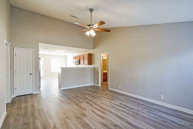 Foto del edificio - 7016 S Hampton Blvd