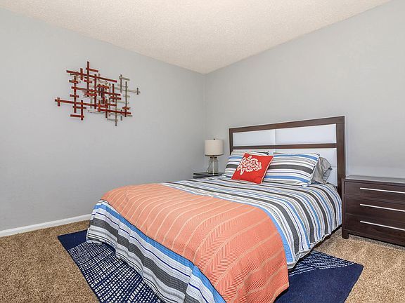 Spacious bedroom - Barcelo Apartments