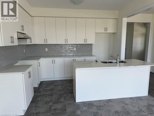 Building Photo - 40 Turnbull Dr