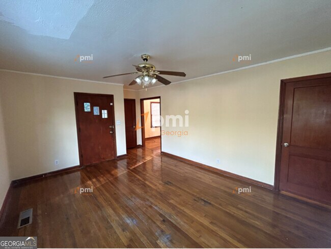 Foto del edificio - 3149 Somerset Dr