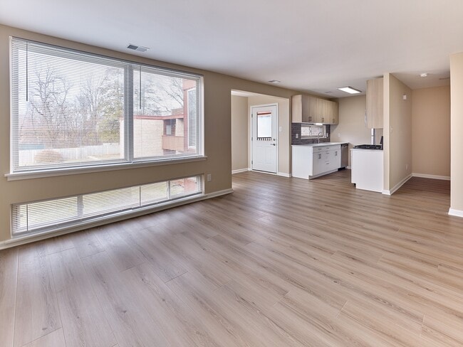 Bright and open 2 Bed,1 Bath with 908 sq. ft., oversized windows, and modern kitchen finishes. - North Crossing