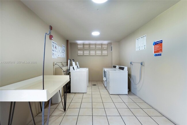 Foto del edificio - 10855 SW 112th Ave