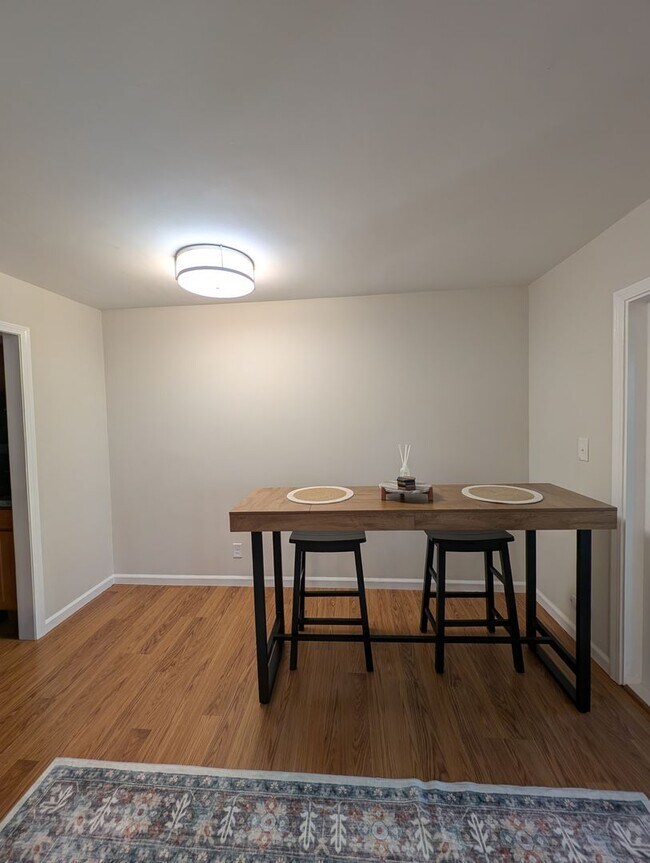 Building Photo - 9588 S Lake Ridge Dr