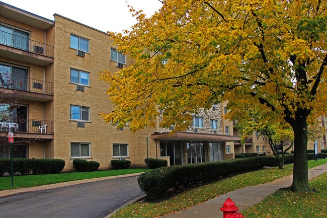 Building Photo - 5000 Church Apartments