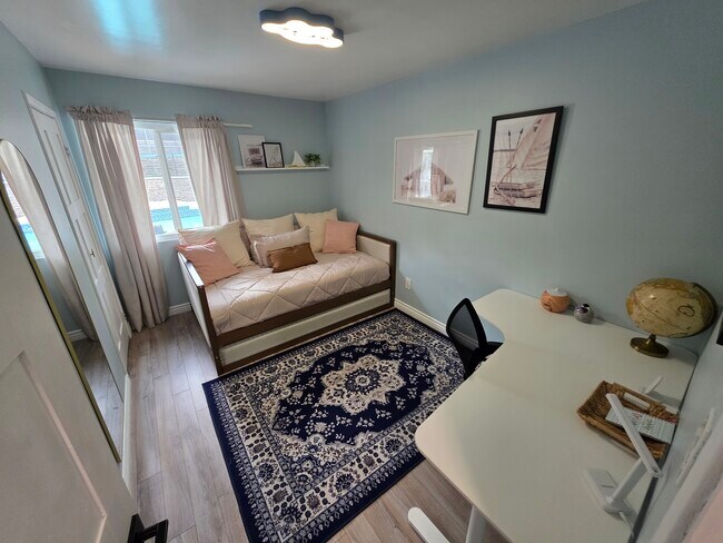 Foto del edificio - 6097 Charae St