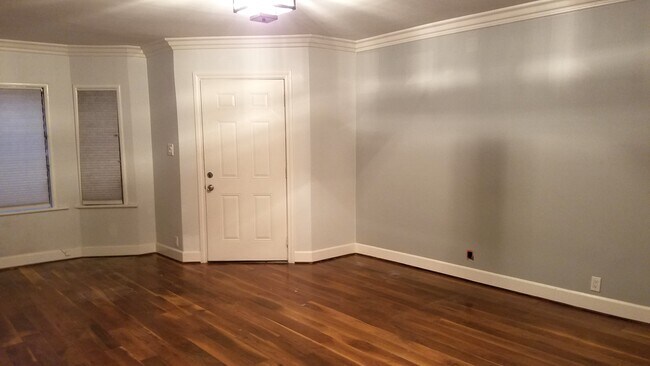 Living room - 1769 N Gower St