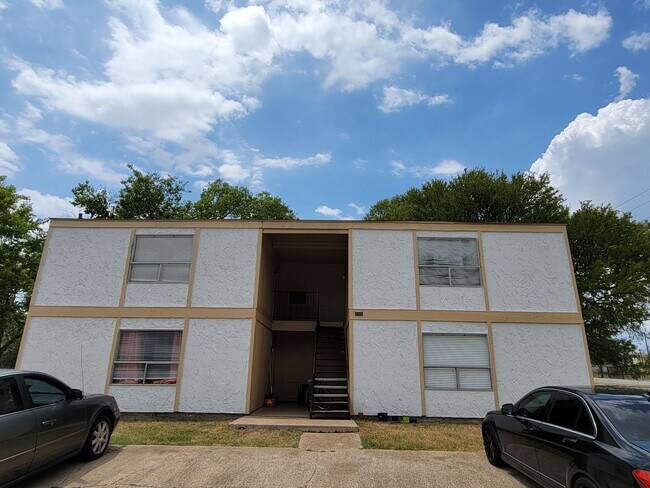 Foto del edificio - Bryan - Northgate Area - 2 Bedroom 1 Bath! Northgate area