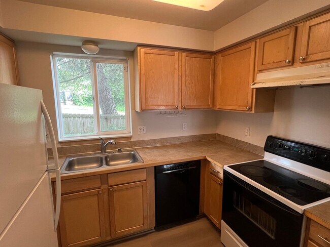Building Photo - 796