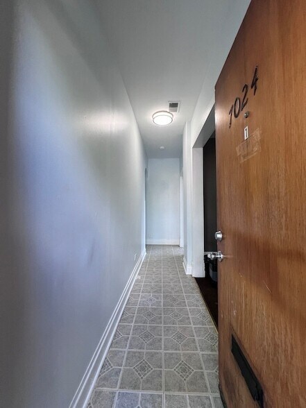 Building Photo - 7024 S Wentworth Ave
