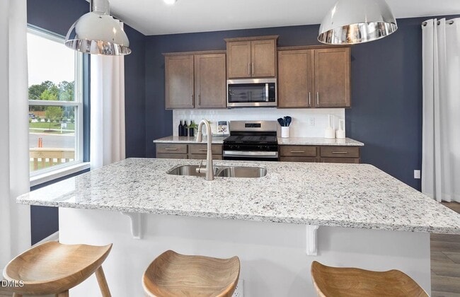 Foto del edificio - 1620 Tamarisk Ln