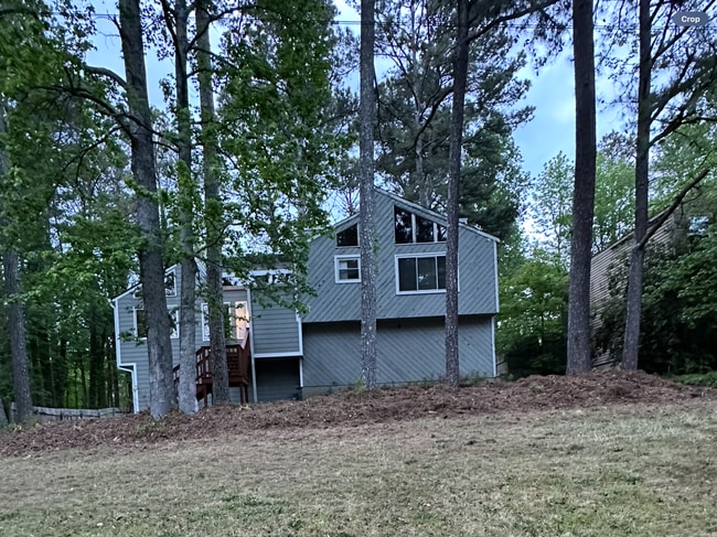 Building Photo - 1733 Christie Dr NE