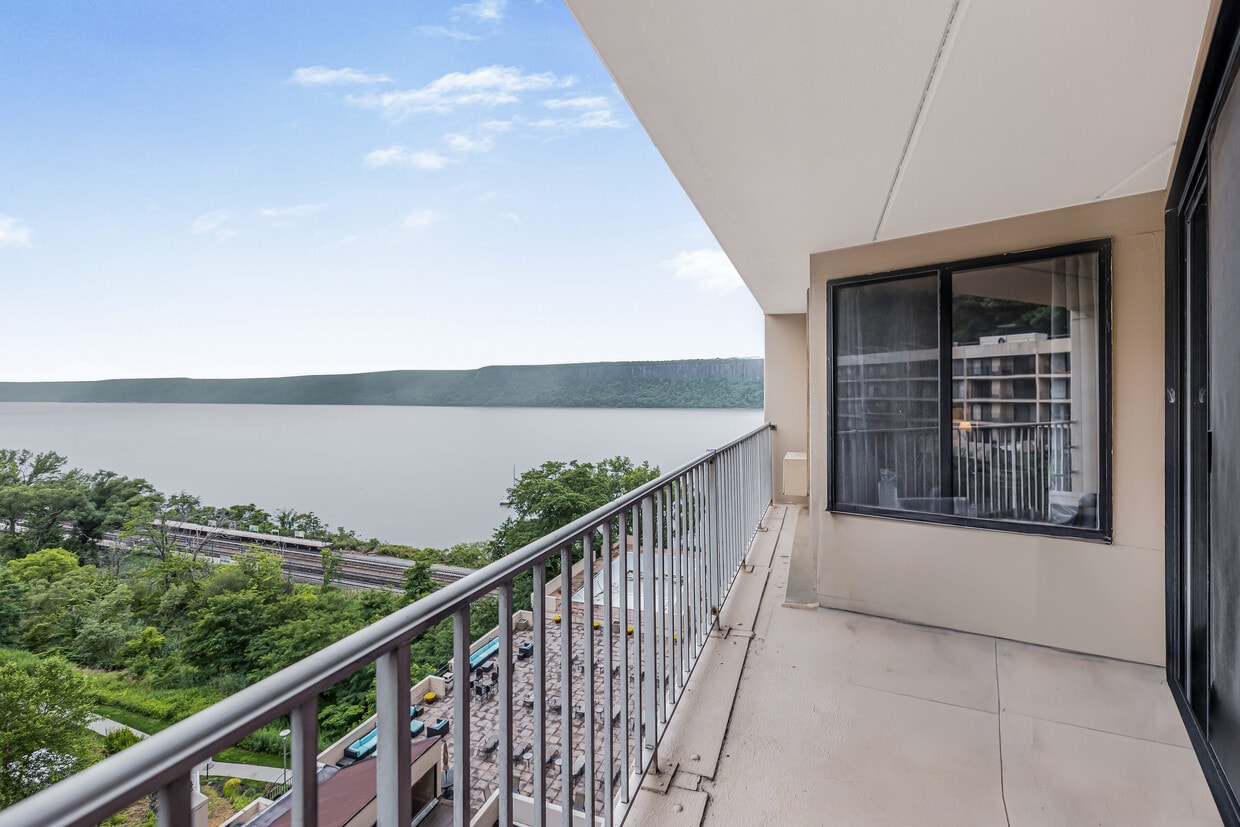 1155 Warburton Ave, Yonkers, NY 10701 House for Rent in Yonkers, NY