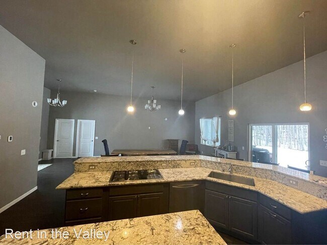 Building Photo - 4 br, 3 bath House - 4691 E. Crane Rd.