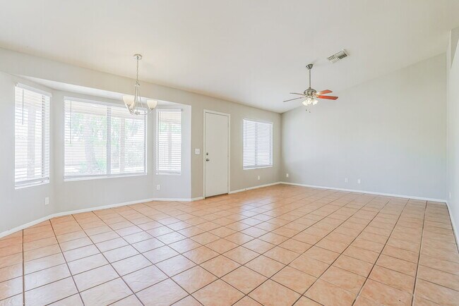 Foto del edificio - 13311 E Butler St