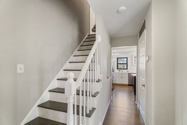 Foto del edificio - 3100 Franklin St