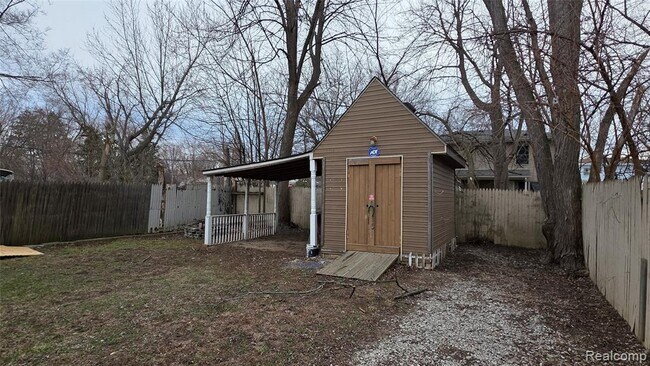 Foto del edificio - 33507 Berville Ct