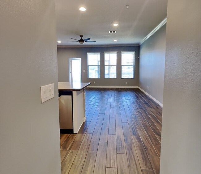 Foto del edificio - 302 Merry Brook Cir