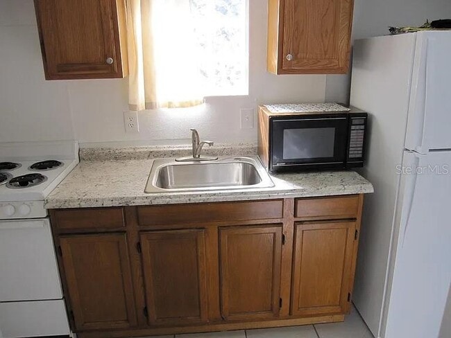 Building Photo - 28 N Grosse Ave