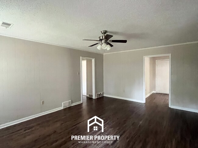 Foto del edificio - 5999 Pebblehill Dr