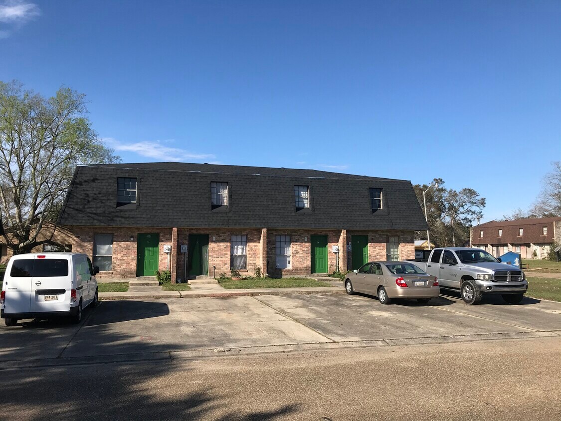 100 Barracks St, Duson, LA 70529 Townhome Rentals in Duson LA