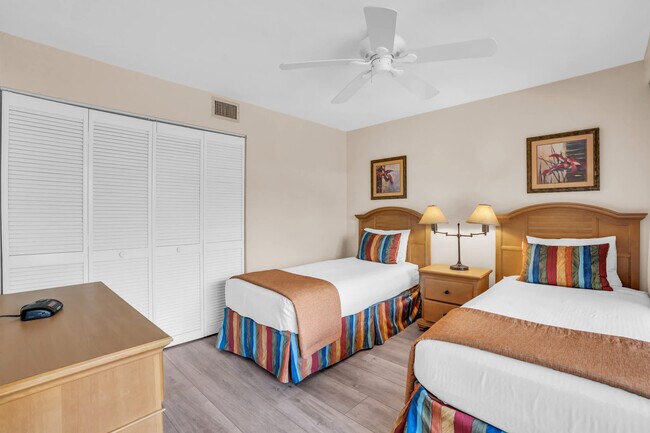 Foto del edificio - 600 Neapolitan Way