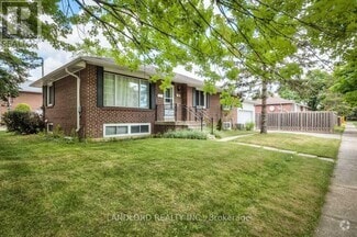 Building Photo - 2 Moraine Hill Dr