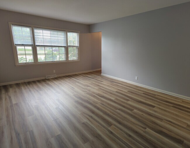 Foto del edificio - 11827 W North Ave