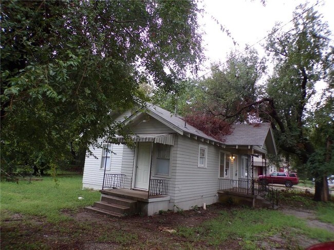 Building Photo - 4010 E Reno Ave