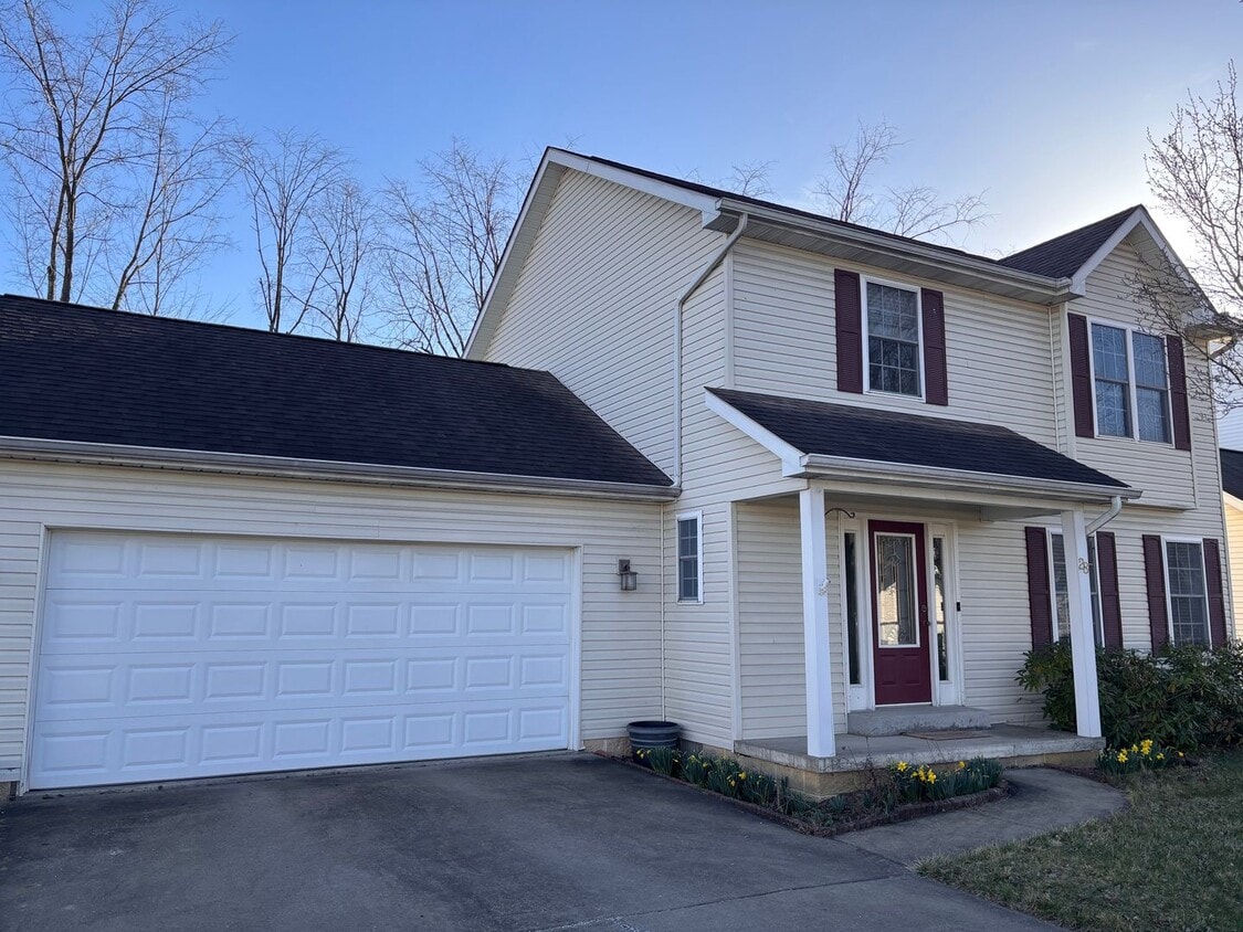 Primary Photo - BEAUTIFUL, MOVE-IN READY HOME IN CHEAT CRO...