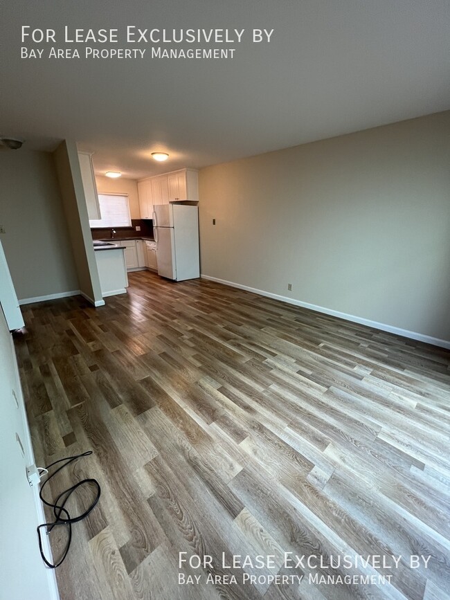 Building Photo - Two-story, 2BR, 1.5BA apartment in The Old...