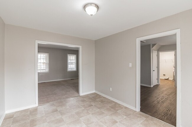 Building Photo - 5537 Autumnleaf Dr