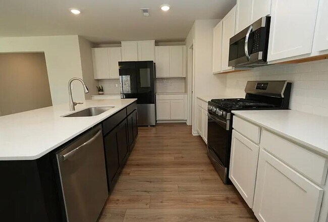 Foto del edificio - 1338 Woodhouse Dr