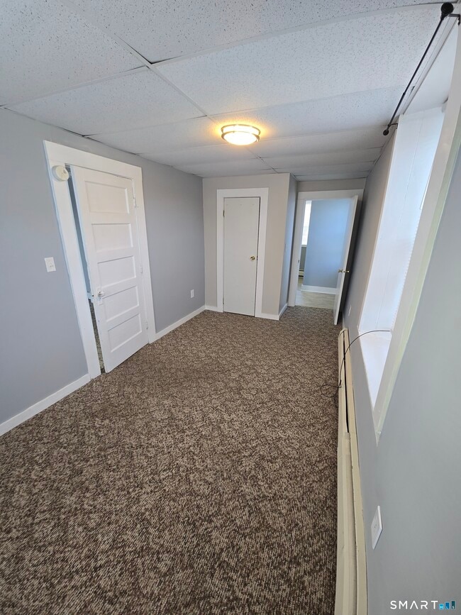 Building Photo - 174 S Main St