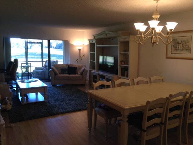 Building Photo - 8425 Casa Del Lago