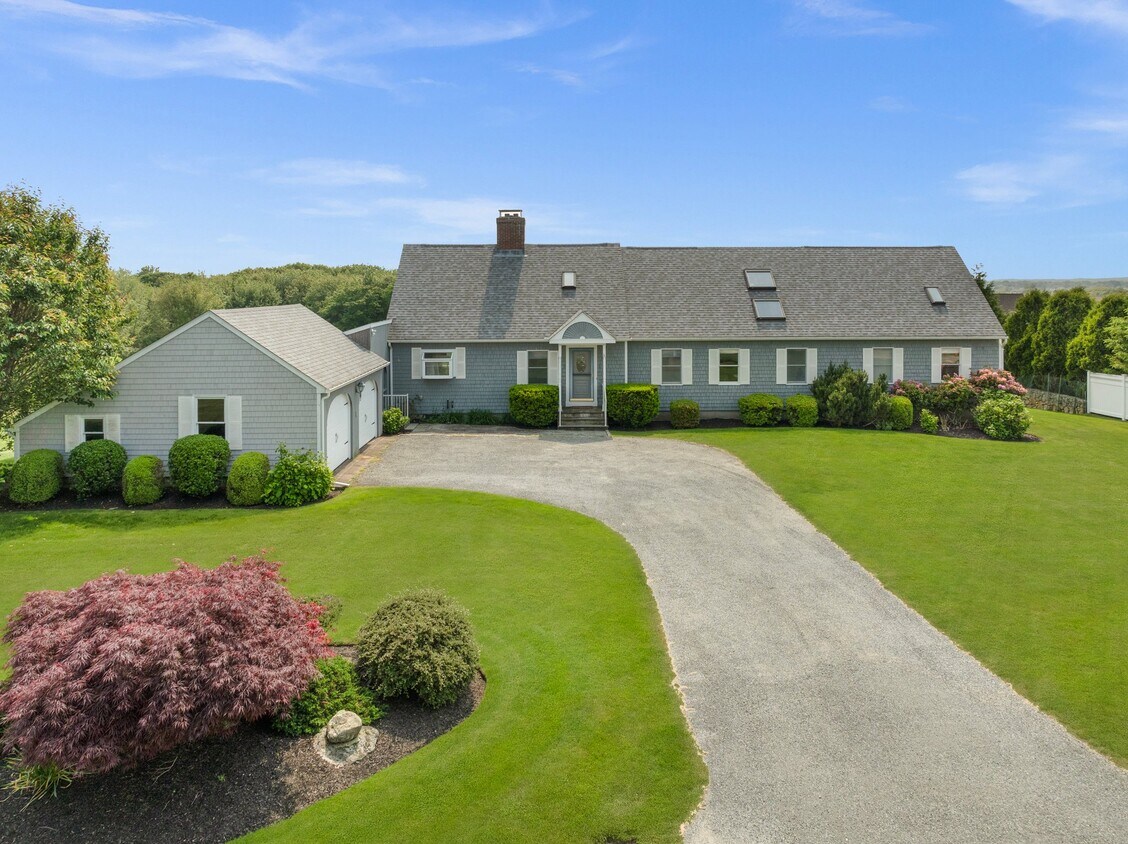 Primary Photo - 295 Carpenter Dr