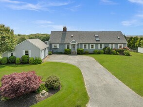 Building Photo - 295 Carpenter Dr