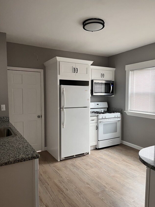 Primary Photo - 32 Chubbuck St