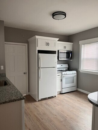 Building Photo - 32 Chubbuck St